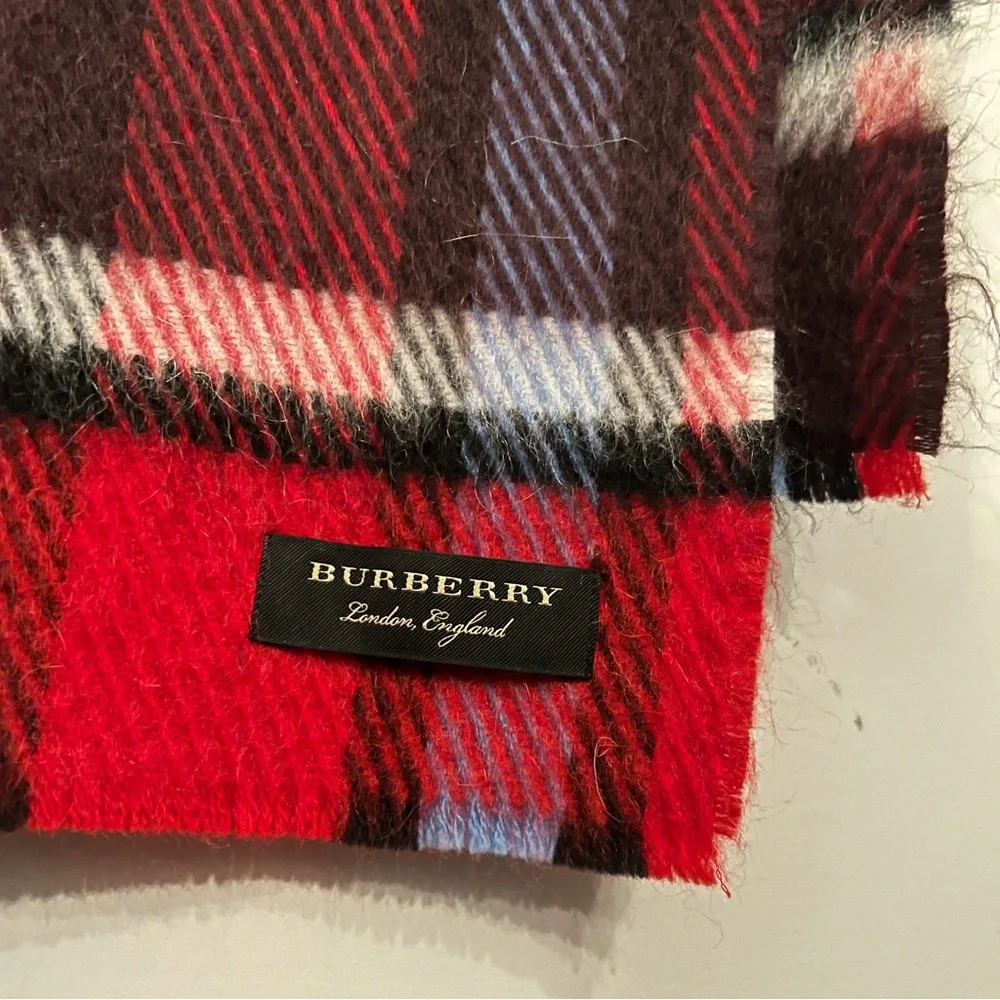 Authentic Burberry Plaid Wool Scarf - Picture 2 of 7